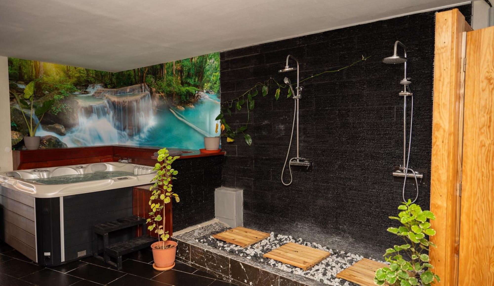 Jade Hotel And Spa Bandrele 外观 照片